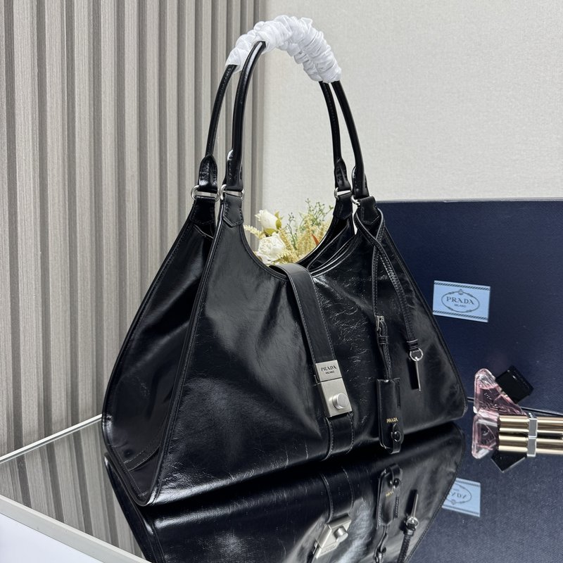 프라다 기하학적 라인 사다리꼴 핸드백 숄더백 001-222127