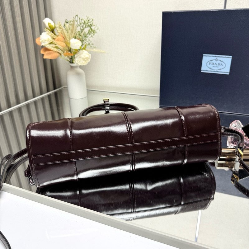 오일드 레더 빈티지 핸드백 001-222186