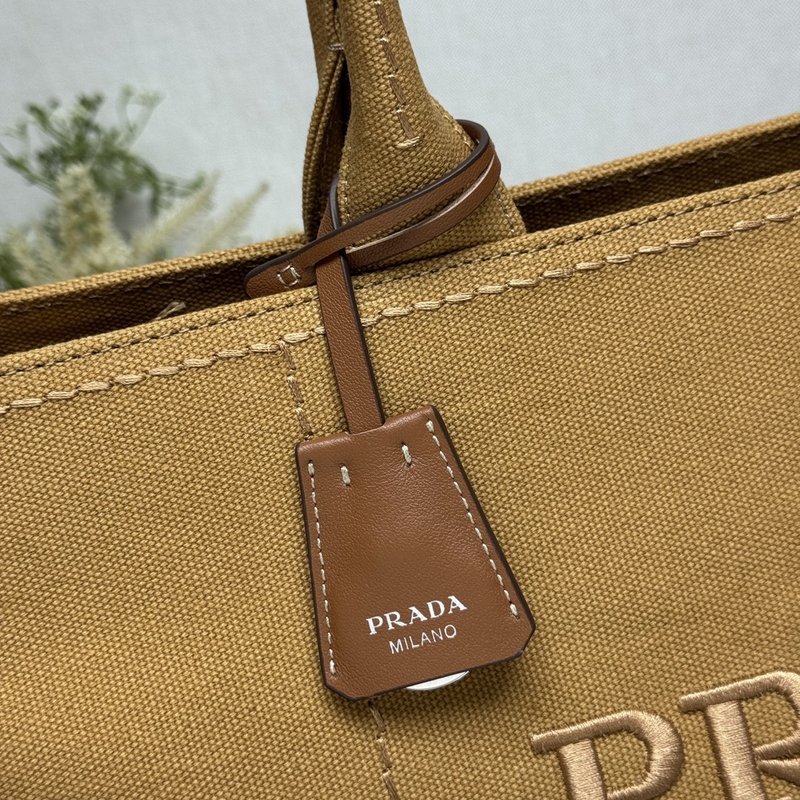 프라다 클래식 캔버스 토트백 001-222385