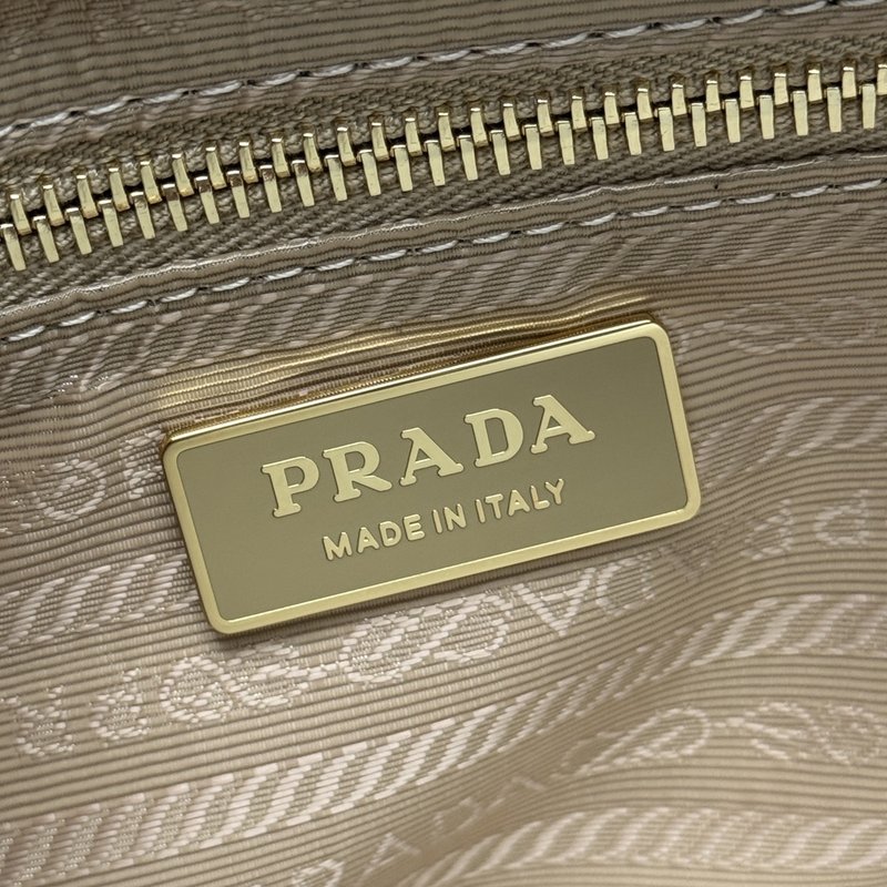 리나일론 숄더백 가죽 디테일 001-222455