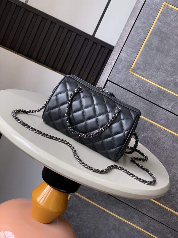 샤넬 블랙 퀼팅 보스턴 볼링백 001-222599
