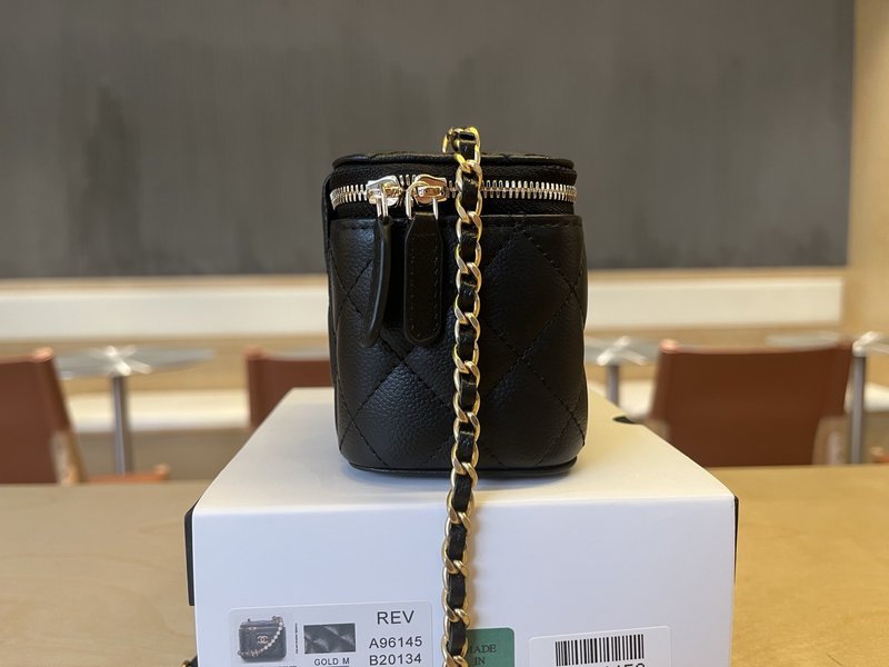 샤넬 진주 체인 미니백 001-222684