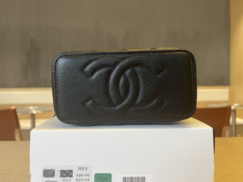 샤넬 진주 체인 립스틱 케이스 001-222694