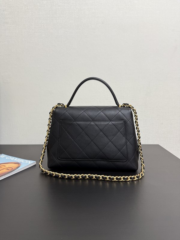 샤넬 블랙 퀼팅 핸들 플랩백 001-222858