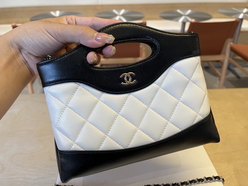 샤넬 24C 31bag 미니 오일드 왁스 가죽 001-222939