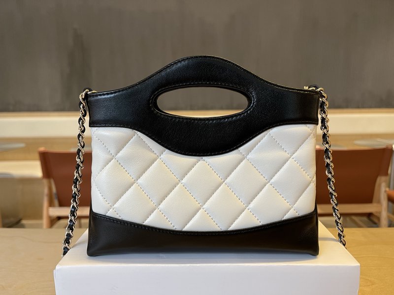 샤넬 24C 31bag 미니 오일드 왁스 가죽 001-222939