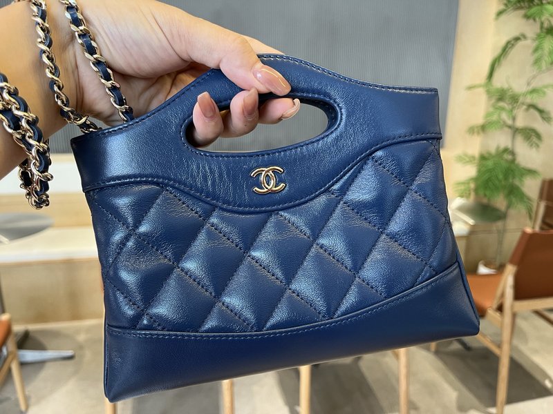 샤넬 24C 31bag 미니 오일드 왁스 가죽 001-222948