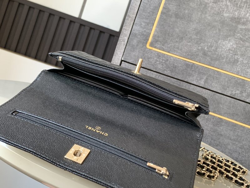 샤넬 에나멜 버클 크리스탈 핸들 WOC 체인백 001-223083