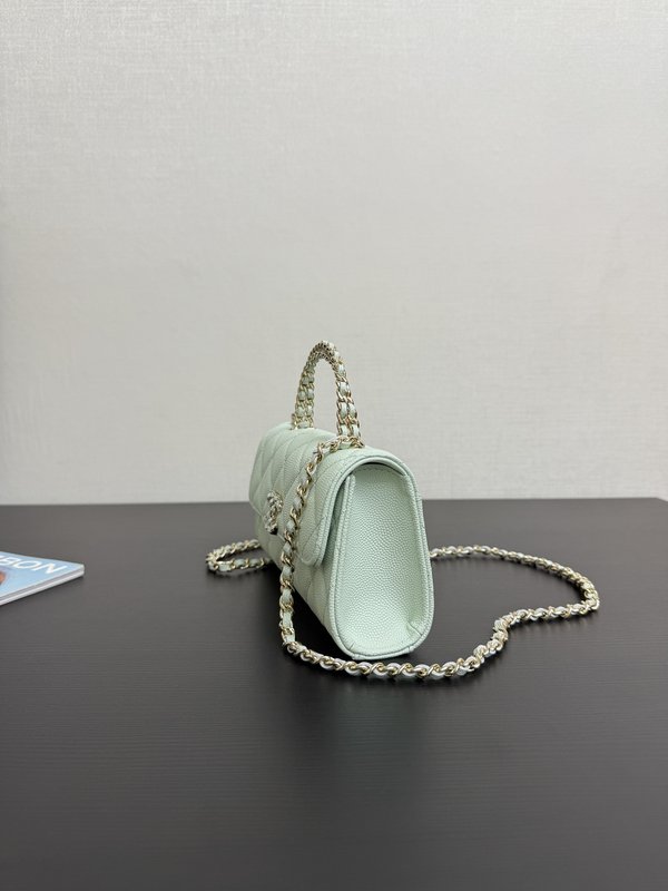 샤넬 클래식 리치 가죽 핸드백 001-223206