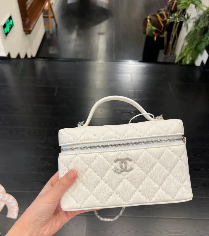 별자리 로고 화이트 핸드백 001-223246