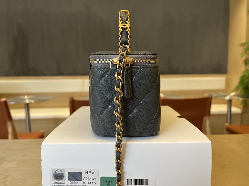 샤넬 더블 C 핸들 메이크업 박스 001-223277