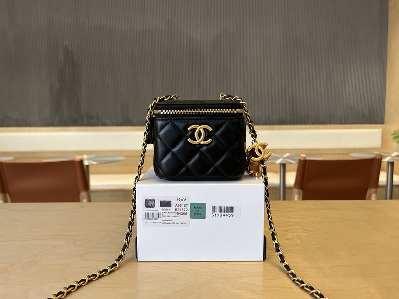 샤넬 더블 C 버클 롱 박스 백 001-223309