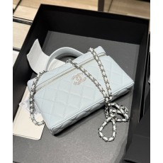 아이스 블루 실버 로고 퀼팅 핸드백 001-223317