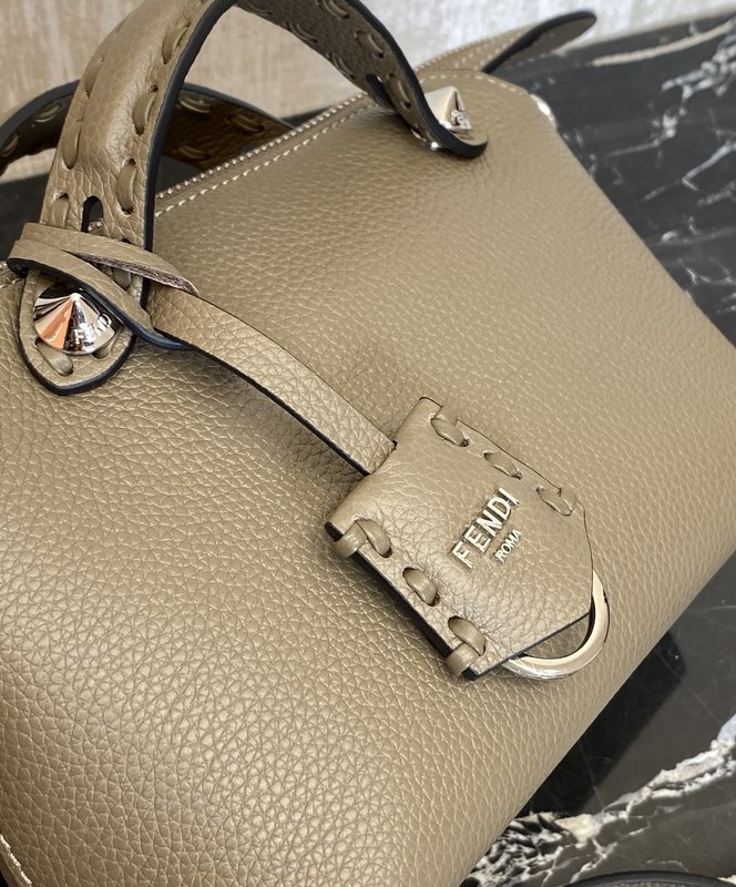 Fendi 그레이그린 스몰 닙닙 보스턴백 001-223369