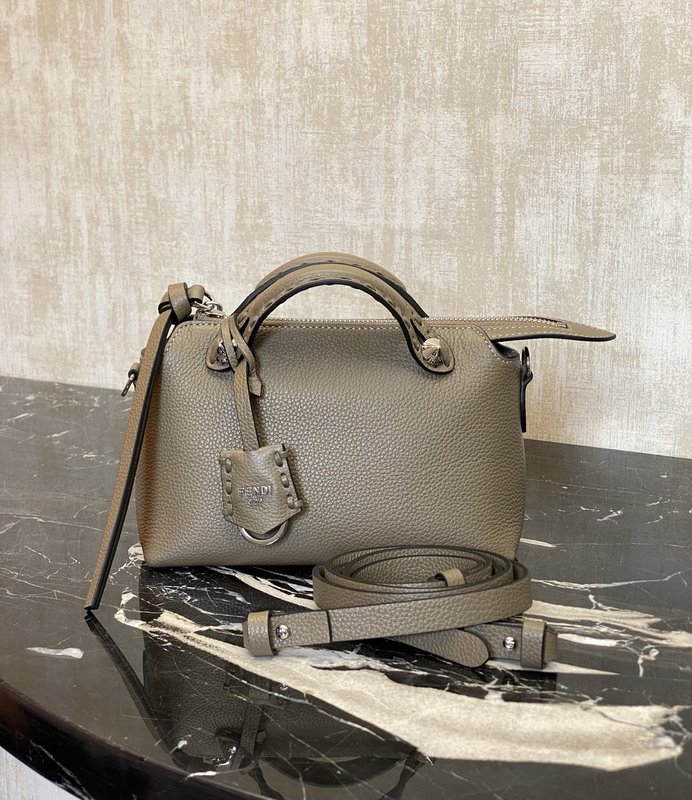 Fendi 그레이그린 스몰 닙닙 보스턴백 001-223369