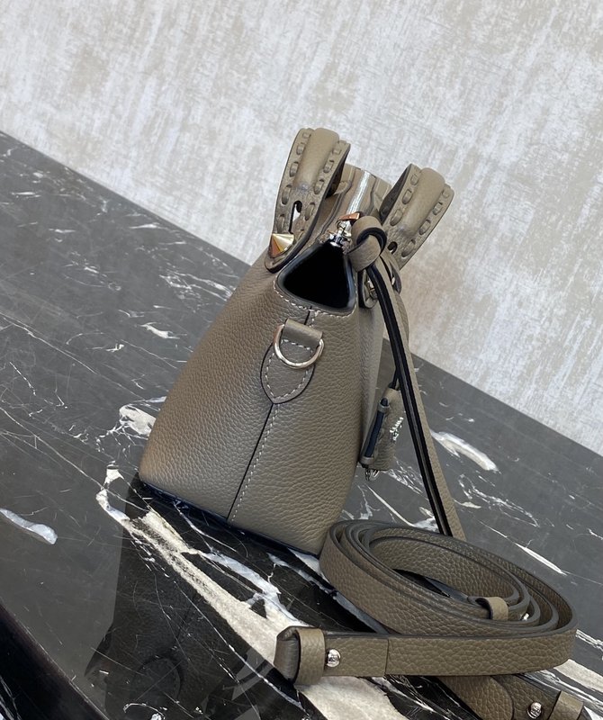 Fendi 그레이그린 스몰 닙닙 보스턴백 001-223369
