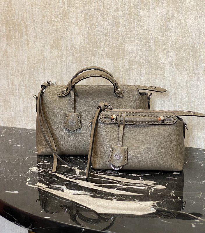 Fendi 그레이그린 스몰 닙닙 보스턴백 001-223369