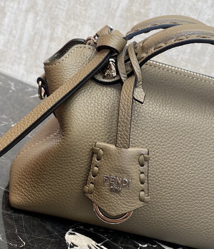 Fendi 그레이그린 스몰 닙닙 보스턴백 001-223369