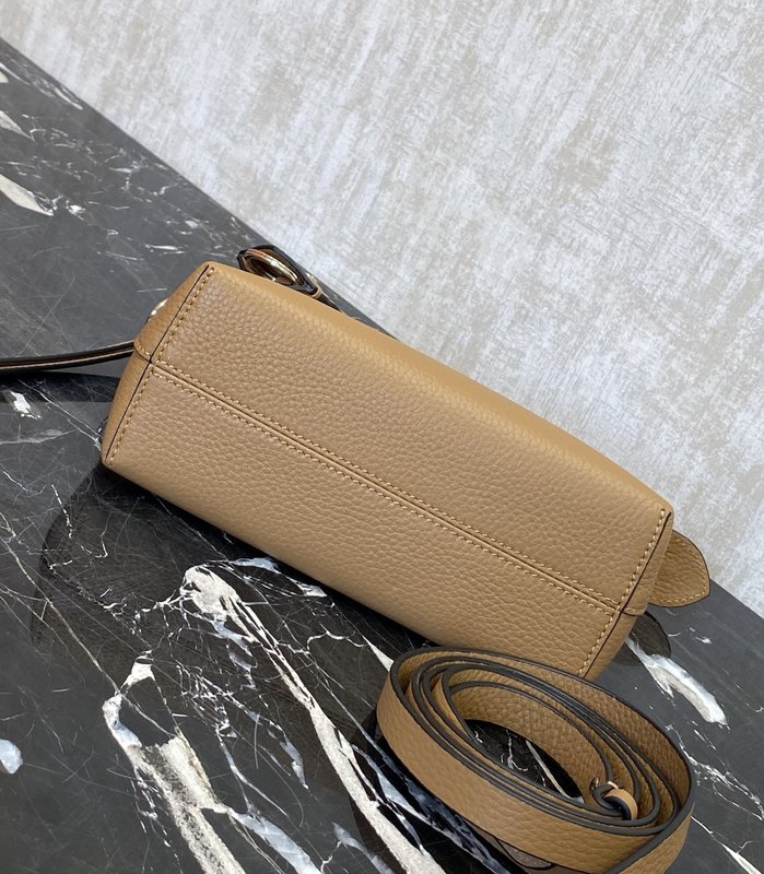 Fendi 업그레이드 버전 닙닙백 보스턴 핸드백 001-223383