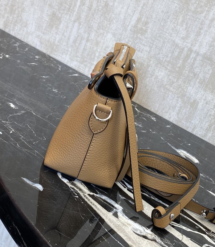 Fendi 업그레이드 버전 닙닙백 보스턴 핸드백 001-223383