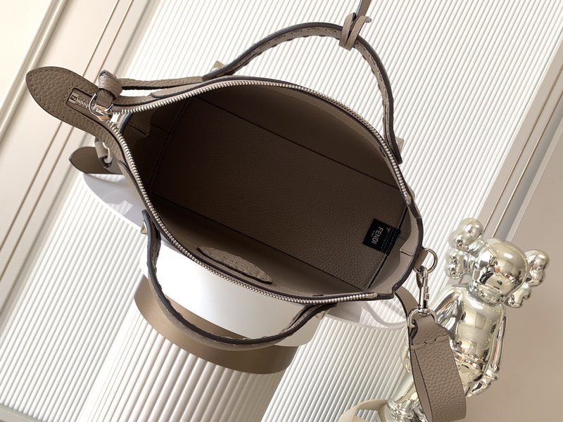 미니 바이 더 웨이 소프트 핸드백 001-223468