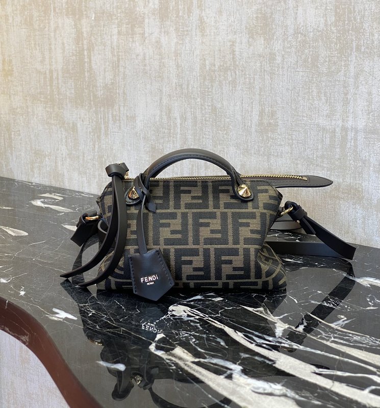 Fendi 업그레이드 닙닙 보스턴백 001-223472
