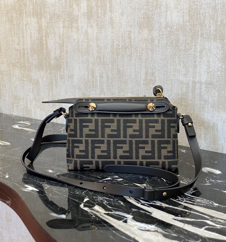 Fendi 업그레이드 닙닙 보스턴백 001-223472