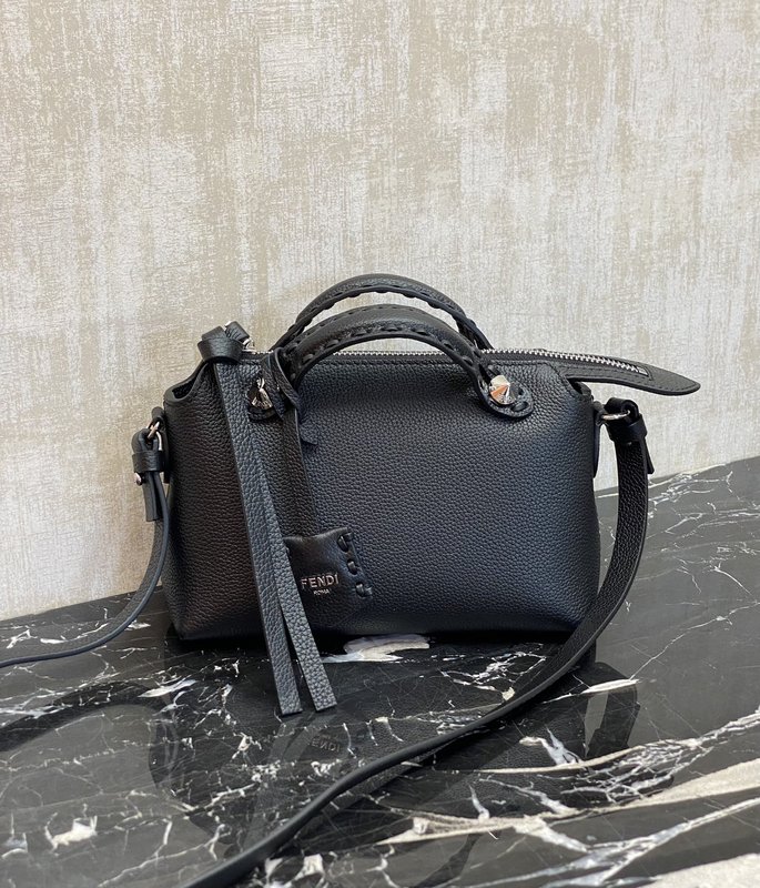 Fendi 업그레이드 닙닙 보스턴백 001-223475