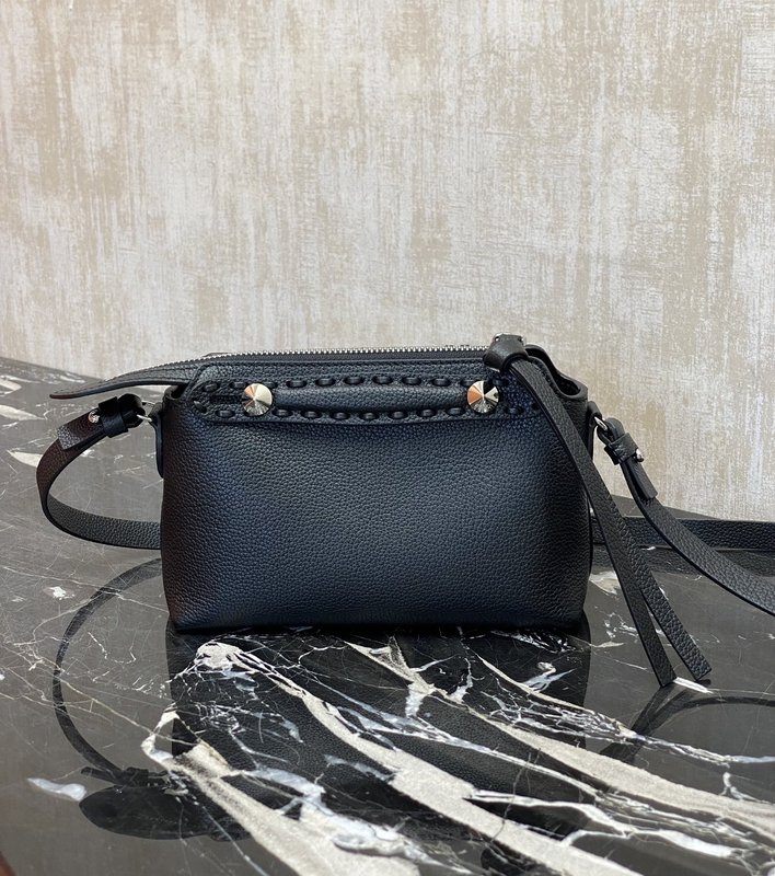 Fendi 업그레이드 닙닙 보스턴백 001-223475