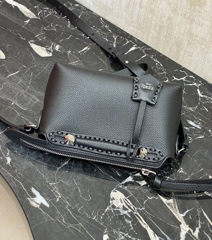 Fendi 업그레이드 닙닙 보스턴백 001-223475