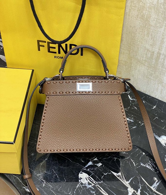 펜디 피카부 페티트 핸드백 001-223481