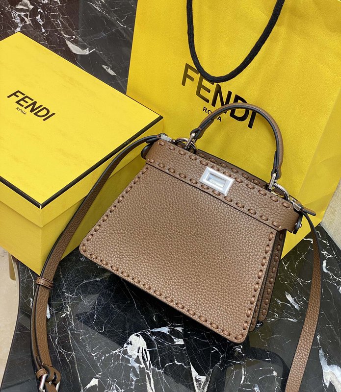 펜디 피카부 페티트 핸드백 001-223481