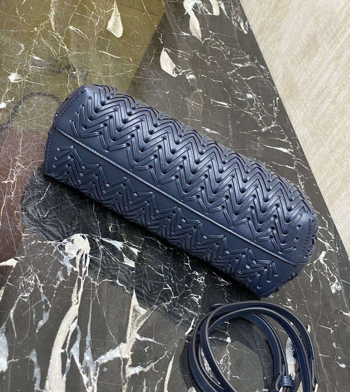 Fendi 니트 클라우드백 스몰 001-223496
