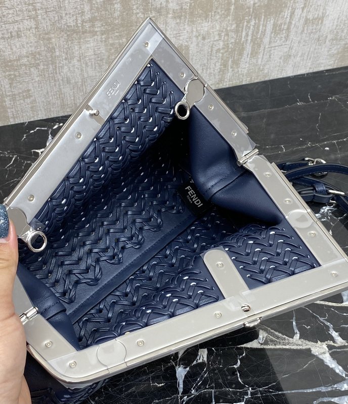 Fendi 니트 클라우드백 스몰 001-223496