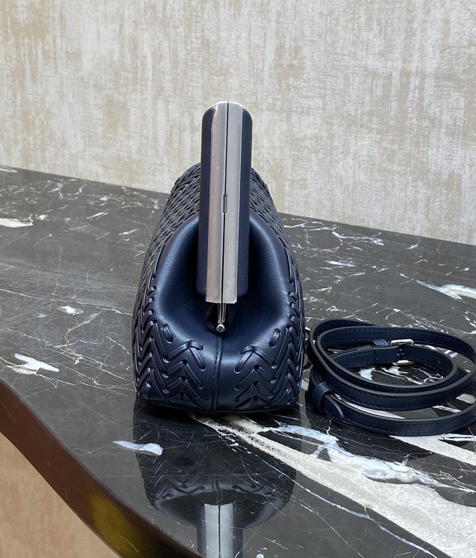 Fendi 니트 클라우드백 스몰 001-223496