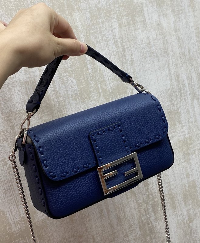 펜디 블루 리치 그레인 미니 백 001-223516