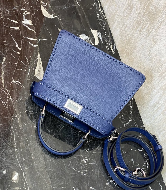 펜디 피카부 페티트 핸드백 001-223517