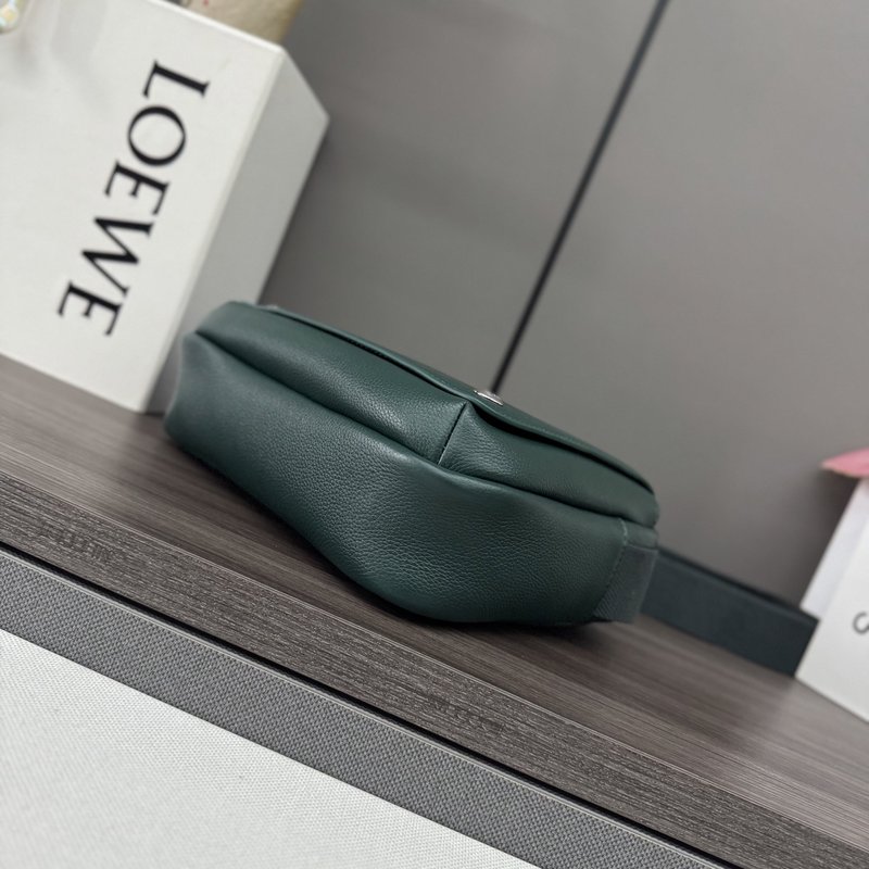 로에베 스몰 소프트 펠트 가죽 메신저백 001-223578