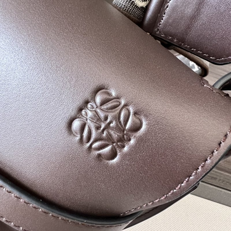 로에베 게이트 미니 백 001-223595