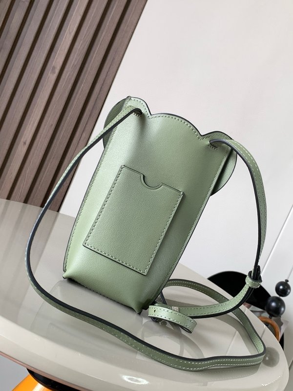 로에베 코끼리 모양 그린 폰백 001-223651