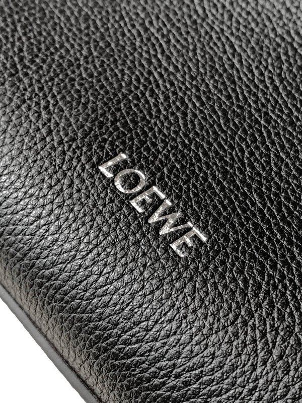 로에베 소형 소프트 그레인 레더 Cubi 크로스백 001-223664