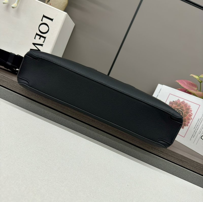 로에베 고야 소프트 그레인 레더 브리프케이스 001-223804