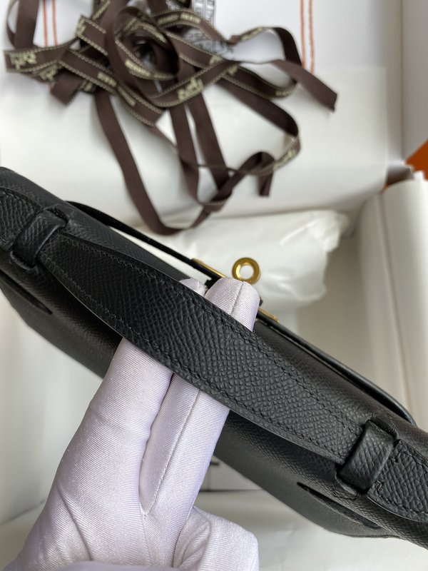 에르메스 켈리 22cm 블랙 골드 하드웨어 핸드백 001-223995