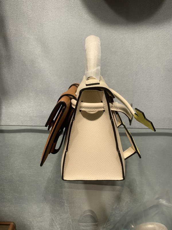 Kelly doll 밀키 화이트 핸드백 001-224087