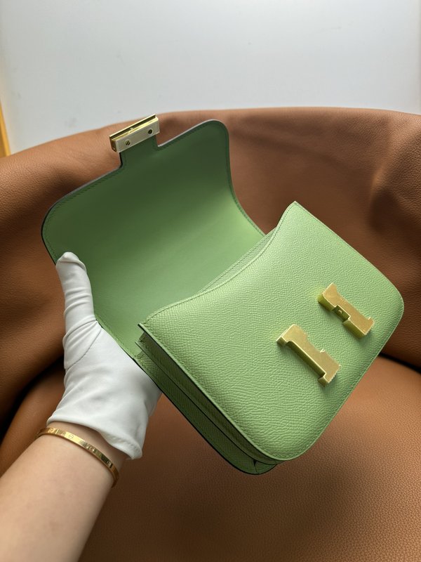 에르메스 콩고르 19cm 아보카도 그린 핸드백 001-224310