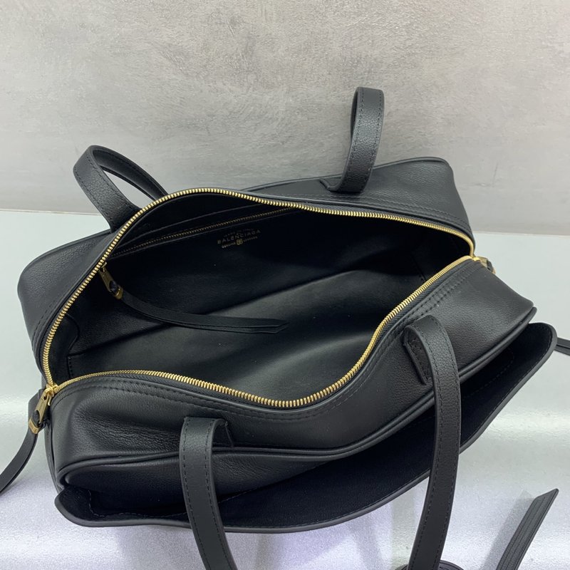 발렌시아가 볼링백 스몰 001-224591