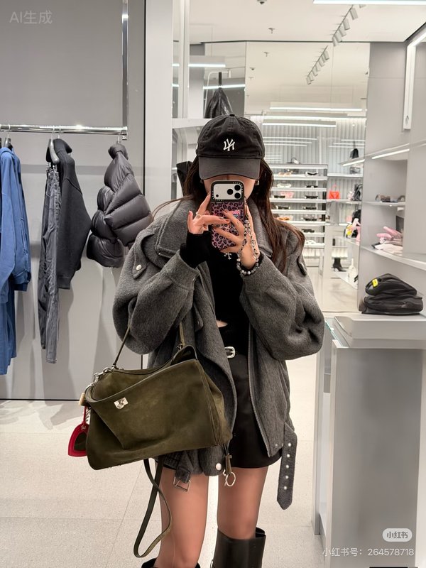 발렌시아가 그린 숄더백 001-224606
