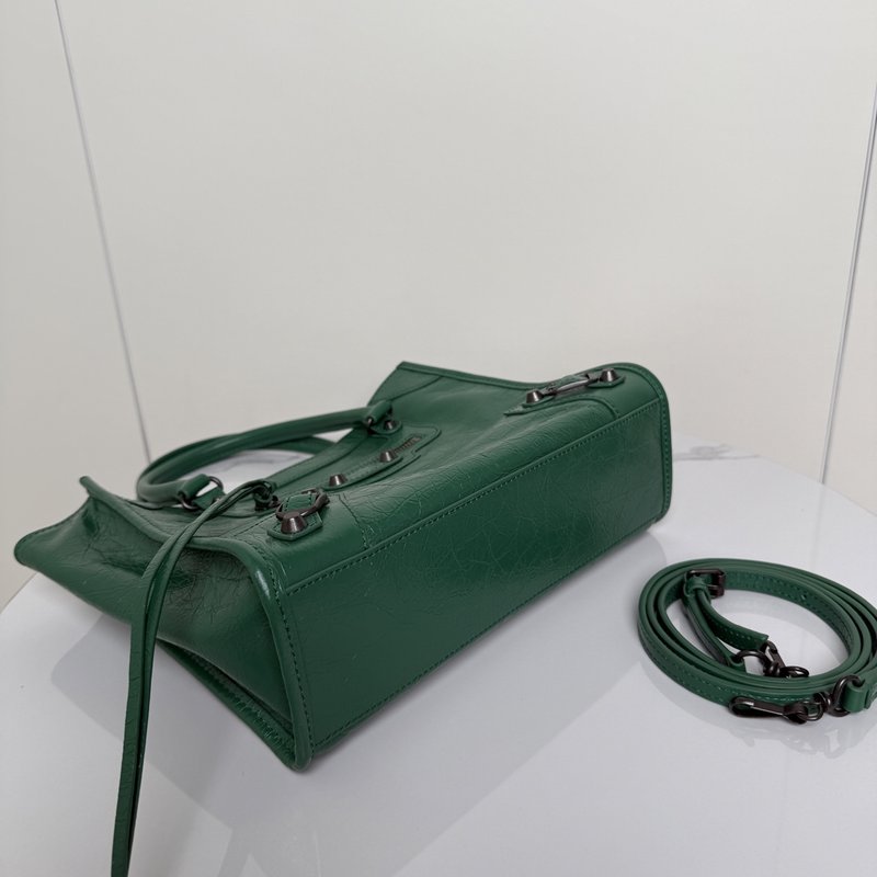 발렌시아가 그린 빈티지 리벳 스몰 토트백 001-224749