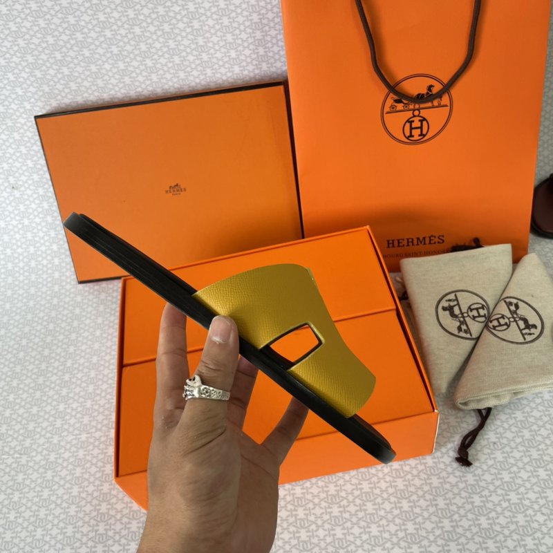 에르메스 H 로고 가죽 바닥 슬리퍼 001-226306