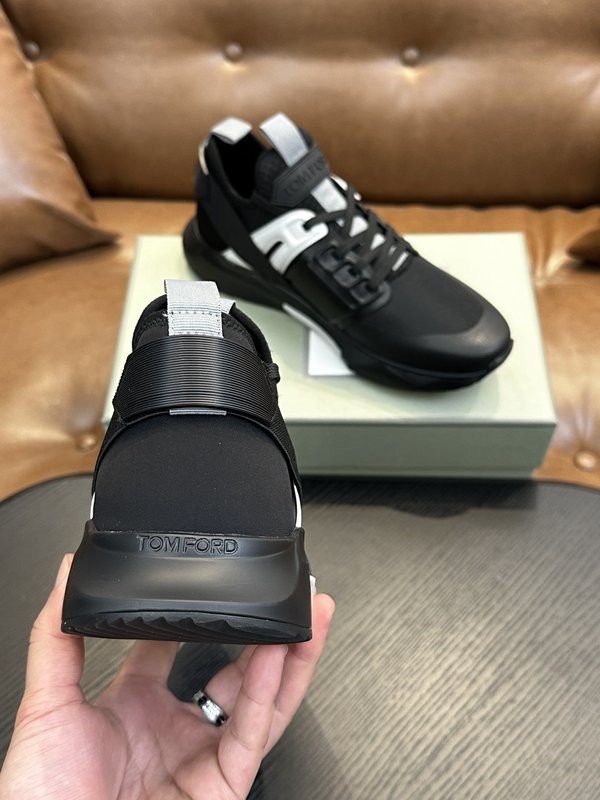 TOM FORD 가죽 로우탑 스니커즈 001-226447